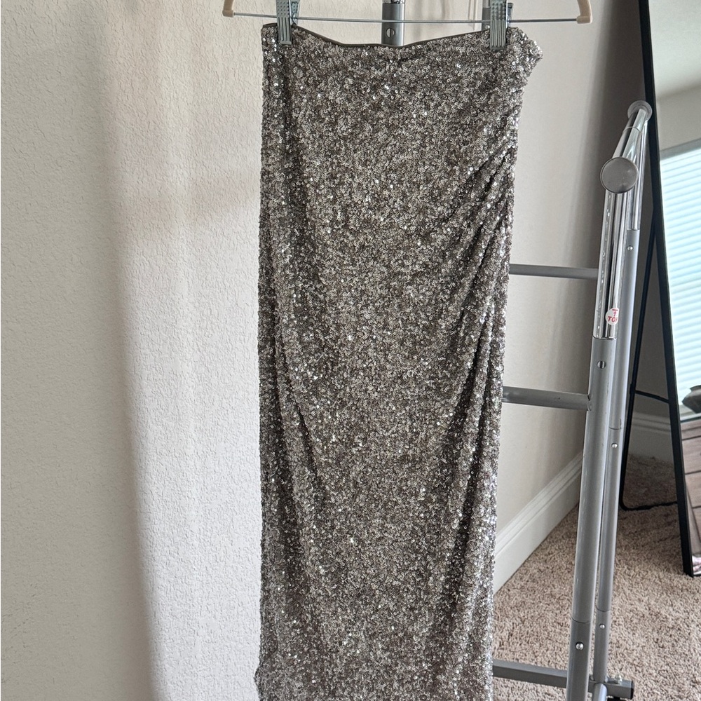 Express Sequin Skirt